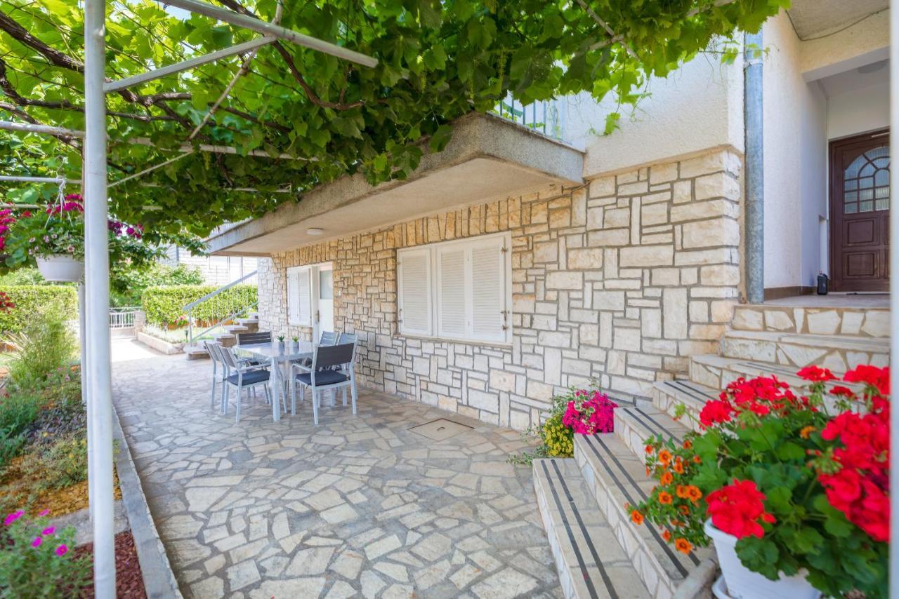 Apartment Tesic Close To The Sea With Shared 4Xbicycles Fažana Exterior foto